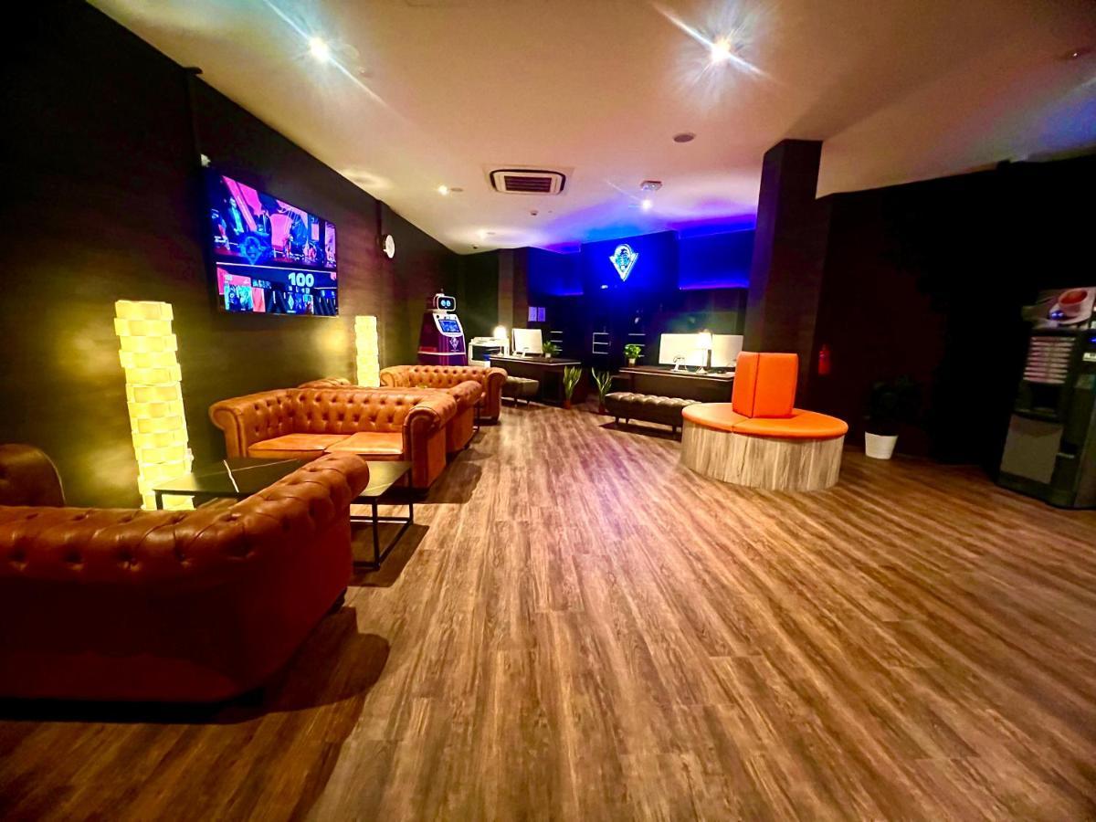 Arena Esports Hotel @ Bugis Village Singapura Luaran gambar