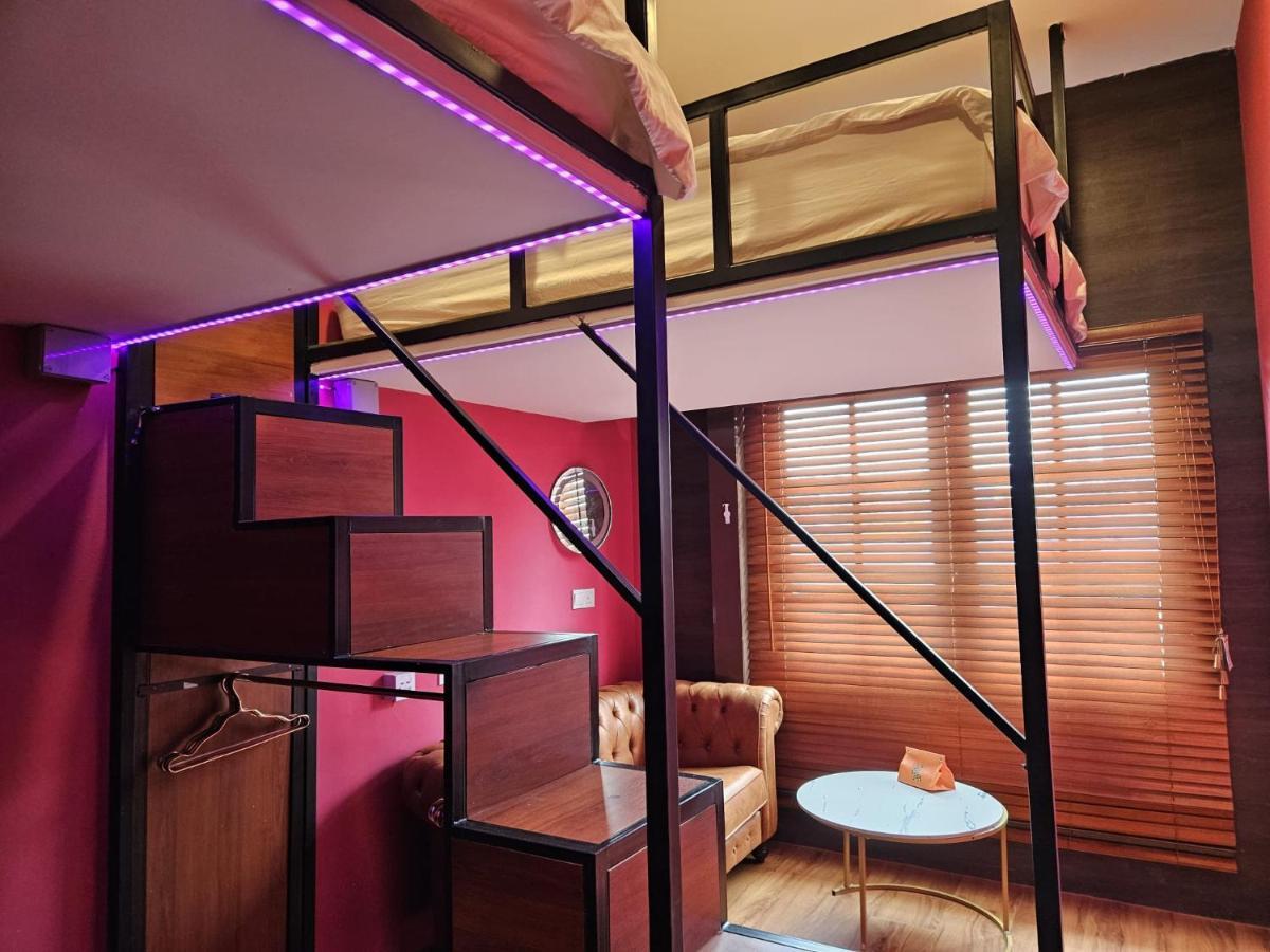 Arena Esports Hotel @ Bugis Village Singapura Luaran gambar